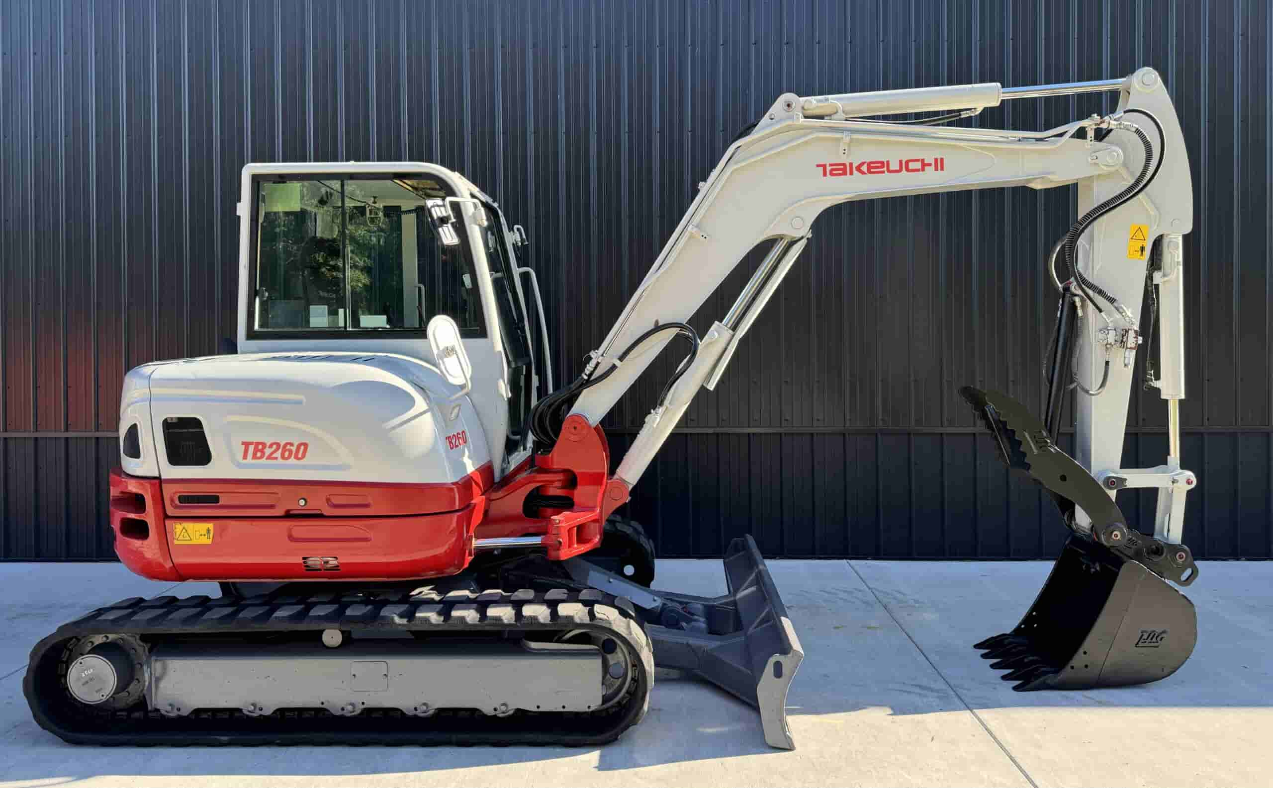 2018 TAKEUCHI TB260
